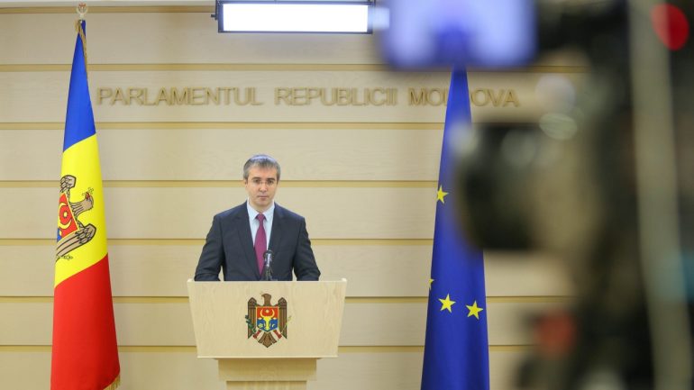 Briefing de presă al președintelui Comisiei Securitate națională, apărare și ordine publică, Sergiu Sîrbu