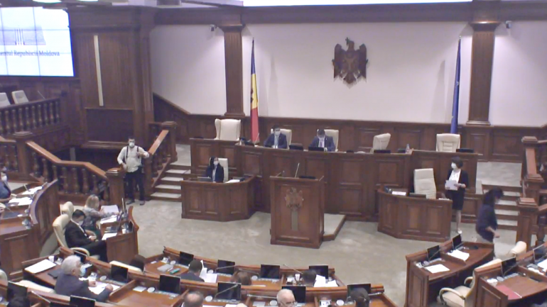 Parlamentul Republicii Moldova, întrunit în ședință plenară pentru a acorda vot de încredere noului Guvern