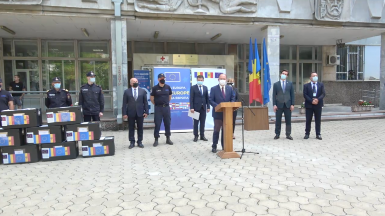 Ceremonia de recepționare a unui lot de 100.620 doze de vaccin împotriva COVID-19, donat de România