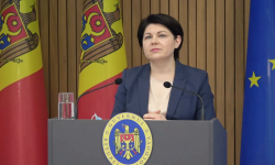 Prim-ministra Natalia Gavrilița susține o conferință de presă