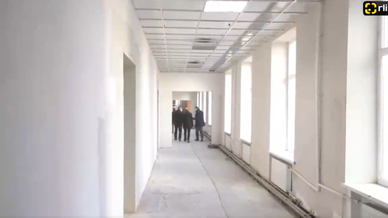 Primăria Chișinău organizează inspectarea clădirii fostei Școli medii nr. 3 din sectorul Botanica, care a fost transmisă în gestiune Liceului Teoretic „Pro Succes” și unde sunt spre finalizare lucrările de reparație capitală