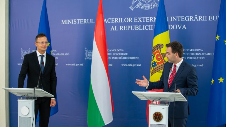 Vicepremierul Nicu Popescu, ministru al afacerilor externe și integrării europene, și omologul maghiar Péter Szijjártó, susțin o conferință de presă, în cadrul vizitei de lucru la Budapesta a șefului diplomației moldovenești (3-4 februarie)