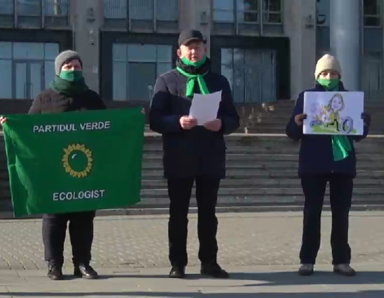Partidul Verde Ecologist desfășoară un flashmob, solicitând de la prim-ministră demisia ministrei mediului