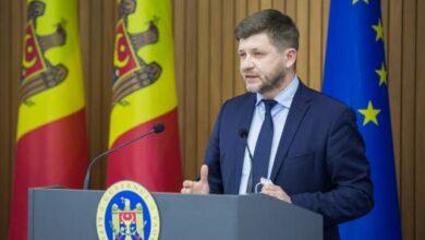 Secretarul general al Guvernului, Dumitru Udrea, prezintă ultimele informații din cadrul Centrului unic de gestionare a crizei