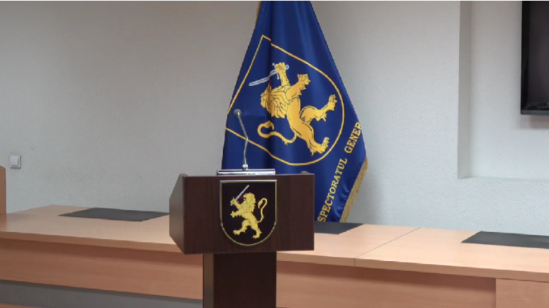 Șeful IGP, Viorel Cernăuțeanu, susține un briefing de presă