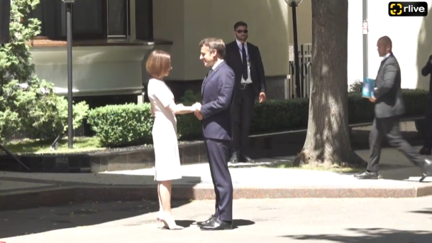 Președintele Republicii Moldova, Maia Sandu, se întâlnește cu Președintele Republicii Franceze, Emmanuel Macron, care efectuează o vizită de lucru