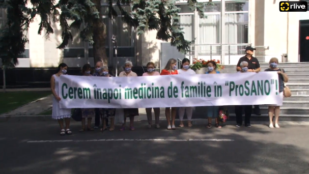 Protest organizat de către Centru Medical „PRO SANO” SRL împotriva acțiunilor ilegale ale CNAM