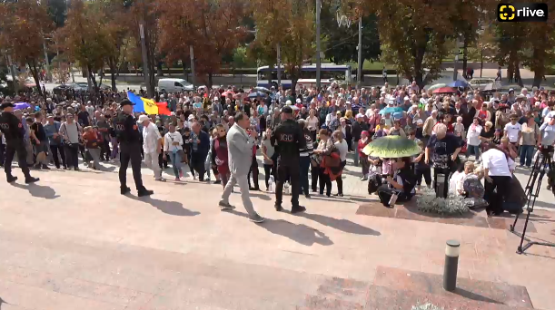 Acțiune de protest organizată de Partidul „ȘOR” în fața Președinției Republicii Moldova „Free Marina, jos Maia!”