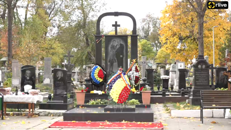 Slujba de pomenire și depuneri de flori la mormântul regretaților artiști Ion și Doina Aldea-Teodorovici