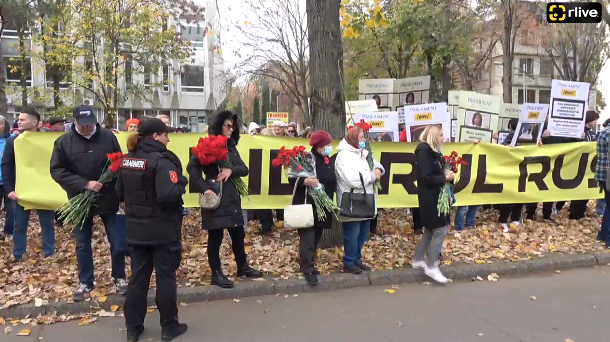 Flashmob, la Parlament: „Coridorul Rușinii” pentru guvernarea PAS