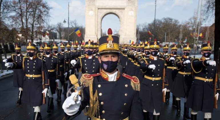Parada militară de la București: Ziua Națională a României (sursa TVR)