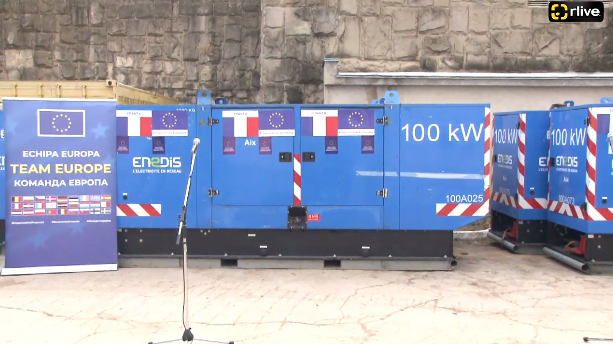 Ceremonia de transmitere oficială a 12 generatoare de curent electric, oferite în calitate de asistență umanitară de Guvernul Franței prin intermediul Mecanismului de Protecție Civilă al UE