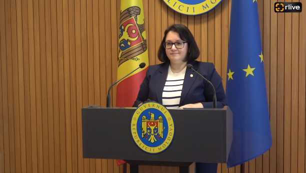 Ministrul Infrastructurii și Dezvoltării Regionale, Lilia Dabija, susține o conferință de presă