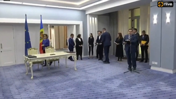 Comisara Adina Vălean și ministra Lilia Dabija, semnează Acordul care prevede afilierea Republicii Moldova la Mecanismul pentru interconectarea Europei