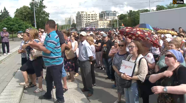 Protest ai deținătorilor de patente în fața Guvernului Republicii Moldova