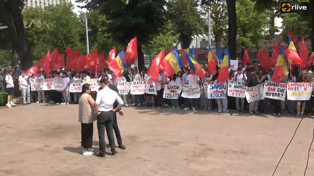 Protest organizat de Partidul „Renaștere” împotriva denunțării acordurilor în cadrul CSI