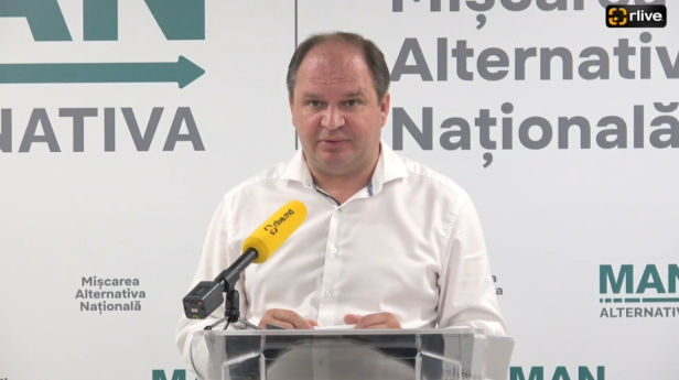 Președintele Partidului MAN, Ion Ceban, susține o conferință de presă