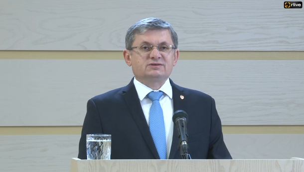 Președintele Parlamentului, Igor Grosu, susține un briefing de presă