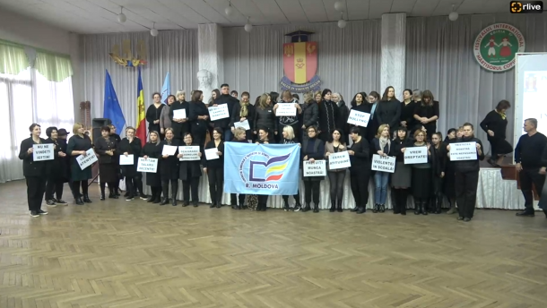 Acțiune de sensibilizare a opiniei publice și a Guvernului Republicii Moldova asupra urgentării adoptării Legii antiviolență contra cadrelor didactice și necesității majorării salariilor angajaților din ramură