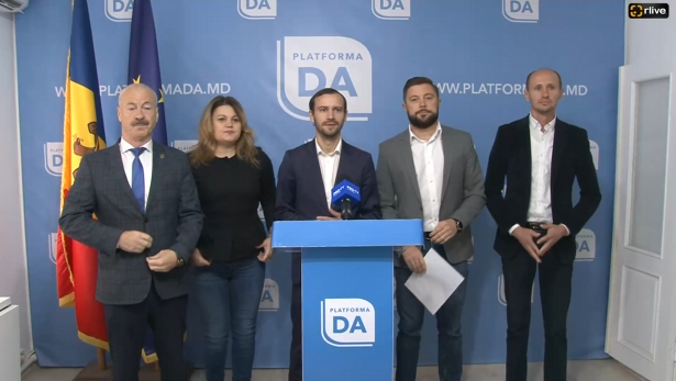 Conferință de presă organizată de Partidul Platforma Demnitate și Adevăr