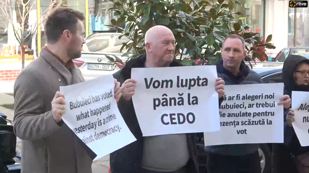 Locuitorii Bubuieci organizează un flash-mob în fața Delegației UE