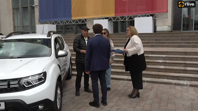 Conferință de presă organizată de Ministerul Educației și Cercetării a Republicii Moldova, în parteneriat cu Centrul Republican de Asistență Psihopedagogică, privind transmiterea a șase autoturisme pentru Structurile Teritoriale de Asistență Psihopedagogică