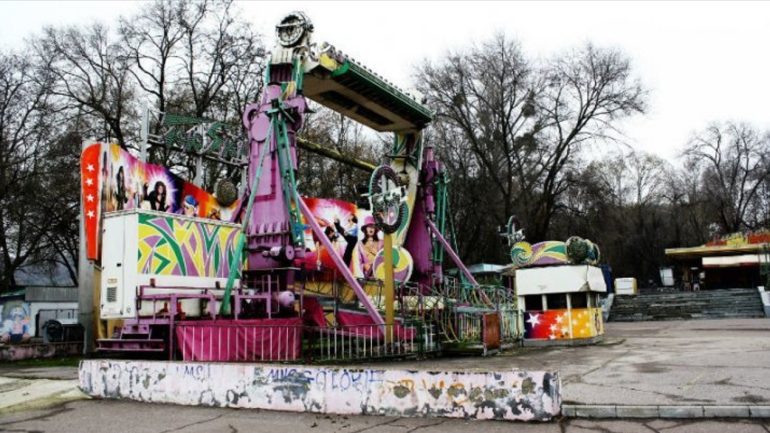 Demolarea parcului de distracții Aventura Parc