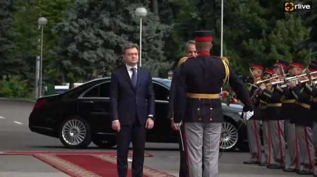 Ceremonia oficială de întâmpinare a Prim-ministrul Republicii Elene, Kyriakos Mitsotakis