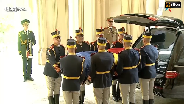 Funeraliile de stat pentru Ion Iliescu. Sicriul este depus la Palatul Cotroceni (sursa TVR)
