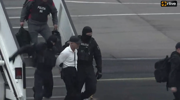 LIVE Avionul în care se află Vlad Plahotniuc va ateriza în scurt timp la Chișinău