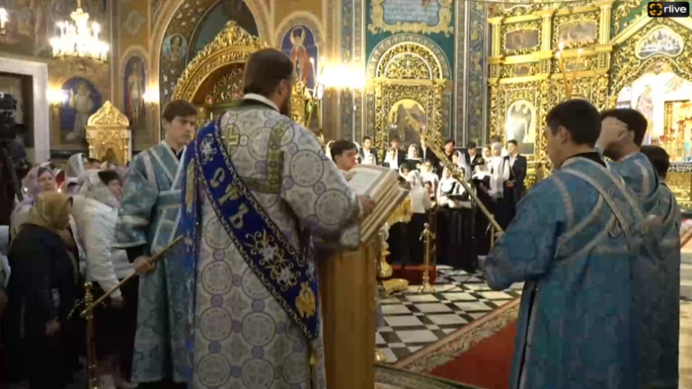 Liturghia de HRAMUL ORAȘULUI CHIȘINĂU