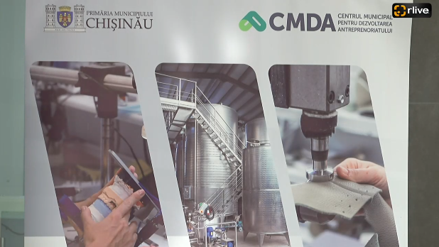 Ceremonia de înmânare a certificatelor de grant în cadrul Programului Municipal „STARTUP pentru Tineri și Migranți”