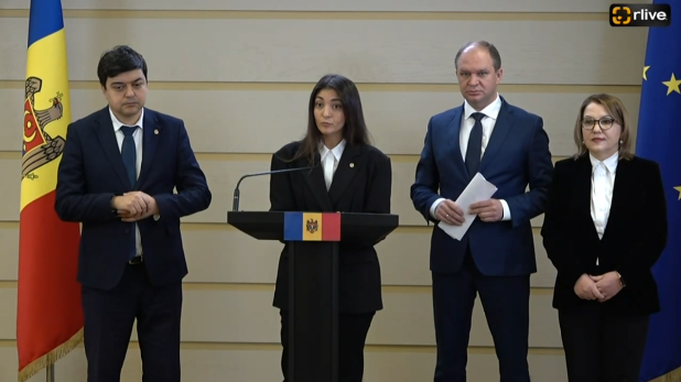 Briefing de presă susținută de deputații din Fracțiunea parlamentară Alternativa, Gaik Vartanean, Olga Ursu, și Angela Cutasevici