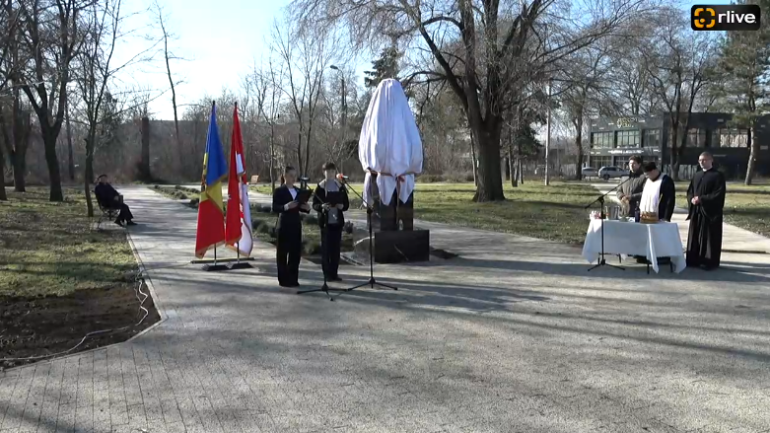 Agenda - Dezvelirea bustului poetului Grigore Vieru de pe Aleea Clasicilor din orașul Leova