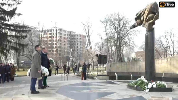 Agenda - Conducerea Primăriei Chișinău depune flori la Monumentul „Maica Îndurerată”, de la Complexul memorial „Eternitate” cu prilejul comemorării eroilor căzuți în conflictul armat de la Nistru