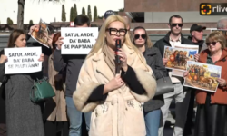 Flashmob organizat de Mișcarea Alternativa Națională în fața Președinției Republicii Moldova