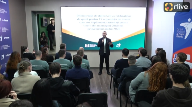 Înmânarea certificatelor de grant pentru organizațiile de tineret din municipiul Chișinău