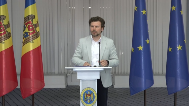 Conferință de presă susținută de ministrul Educației și Cercetării al Republicii Moldova, Dan Perciun, privind lansarea programului „Restart”, ce vizează reforma reorganizării direcțiilor de educație raionale și municipale