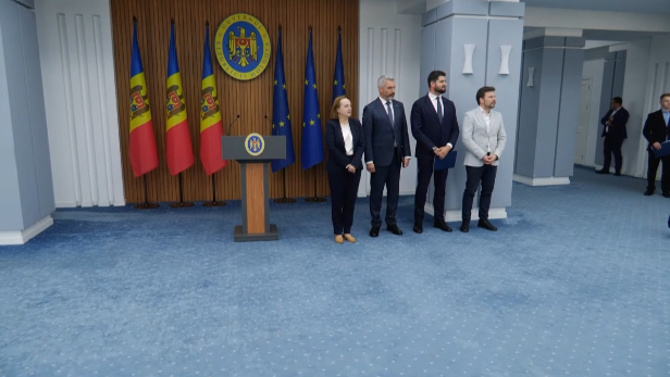 Ceremonia de semnare a contractelor de finanțare dintre RM și Banca Europeană de Investiții pentru proiectul „Reabilitarea și modernizarea școlilor din Moldova” și proiectul „Eficiența energetică în RM”