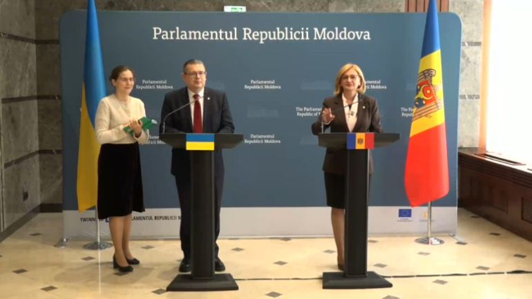 Conferință de presă susținută de Președinta Comisiei pentru politică externă, Doina Gherman, și președintele Comisiei pentru politică externă și cooperare interparlamentară a Radei Supreme a Ucrainei, Oleksandr Merezhko