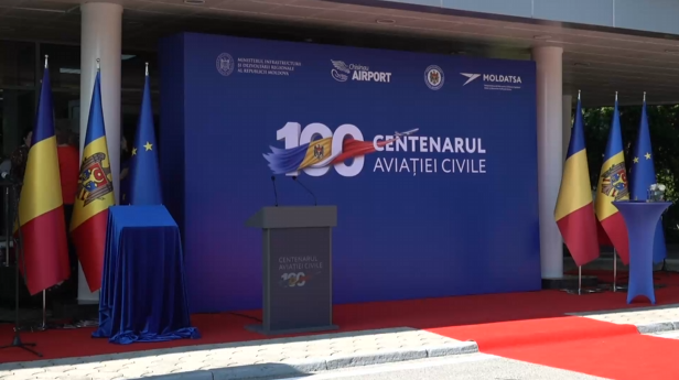 Inaugurarea plăcii comemorative dedicate Centenarului Aviației Civile din Republica Moldova