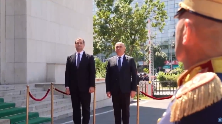 Primirea oficială de către premierul Ilie Bolojan a prim-ministrului Republicii Moldova, Vasile Tofan, la Palatul Victoria