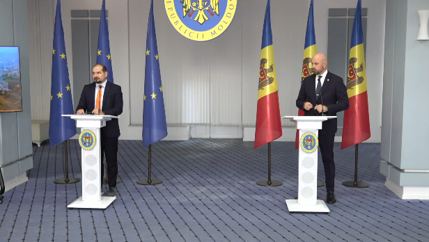 Agenda - Conferință de presă susținută de secretarul general al Guvernului, Alexei Buzu, și vicepremierul Vladimir Bolea, ministru al infrastructurii și dezvoltării regionale